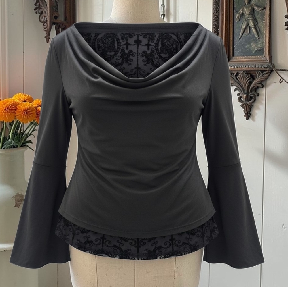 💫🩷3for20 Bundle Sale🩷💫 SHEIN Black Long Sleeve Whimsigoth Top
